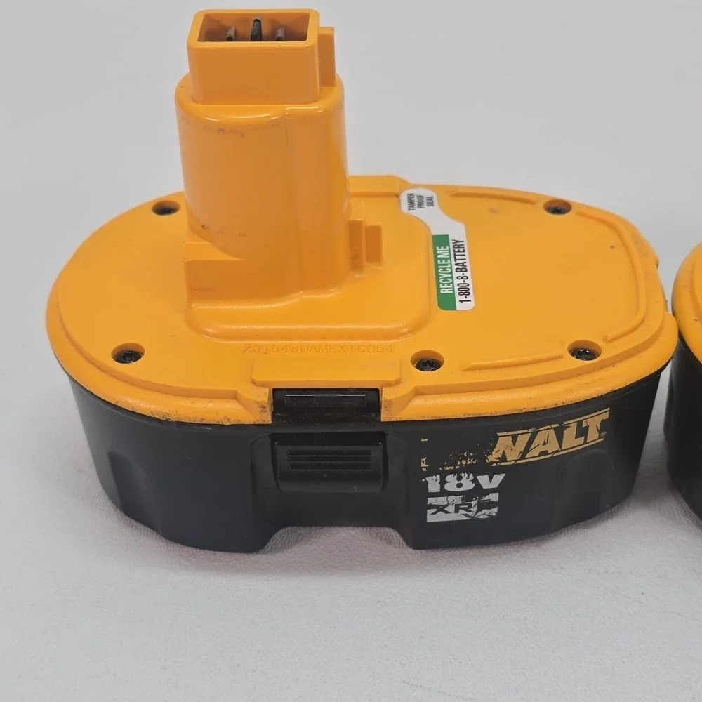 2 OEM Genuine Dewalt DC9096 XRP 18V Batteries for Parts or‎ Repair